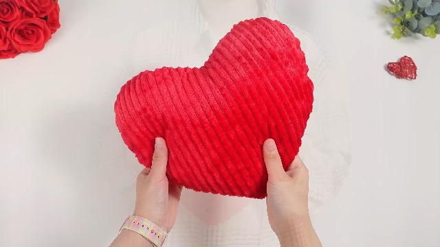 Amazon.com: Colingmill 2 Pcs Red Valentine's Day Heart Shaped